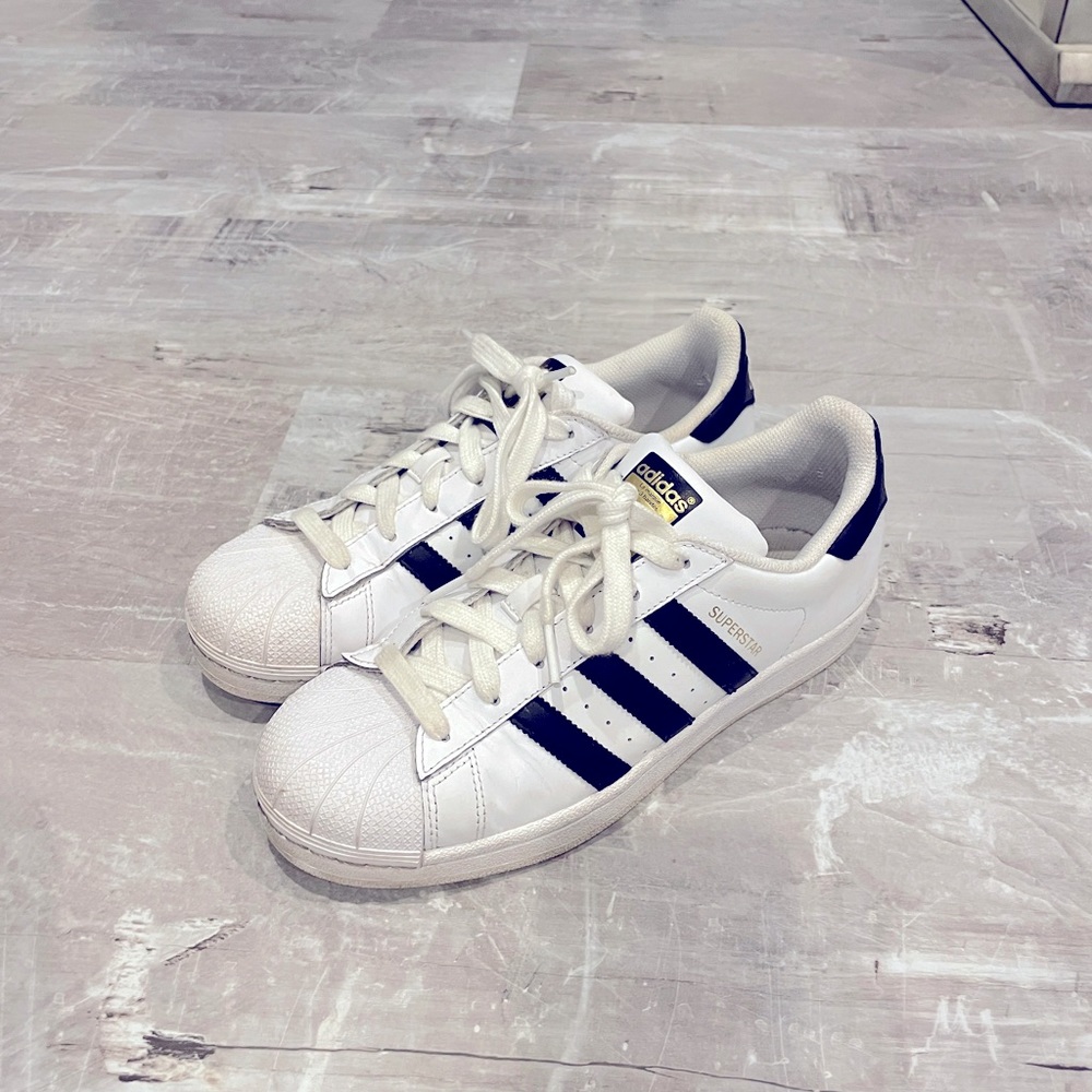 Adidas Superstar Women’s 8 Leather Shoe